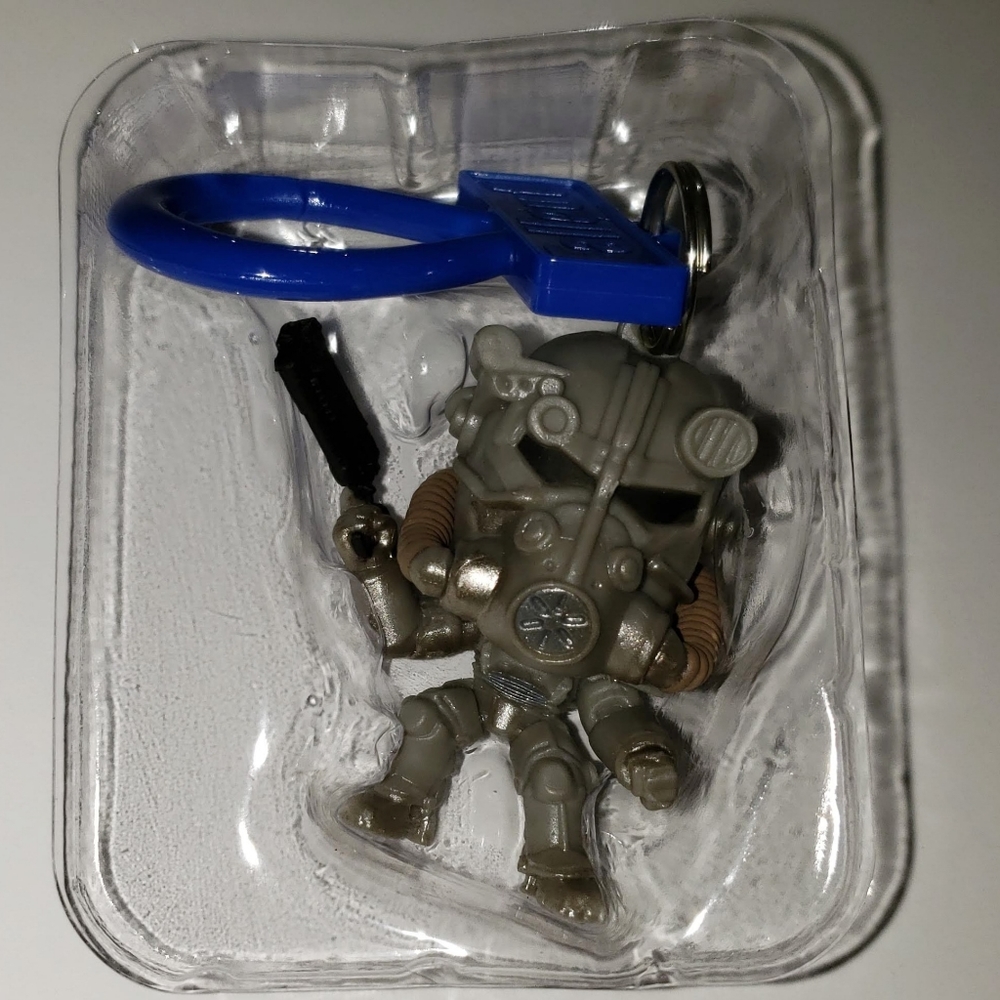 Fallout 76 Backpack Hanger T-45 - Picture 4 of 9